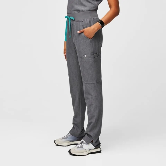 FIGS Yola Yoga Waistband Petite Skinny Scrub Pants - Picture 3 of 8